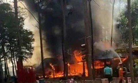 Cháy tại Khu kinh tế đêm Măng Đen