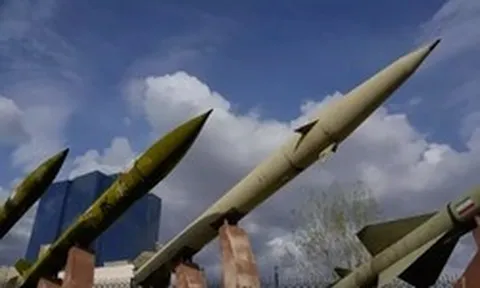 Tình báo Mỹ hé lộ thực tế sốc về kho tên lửa Iran