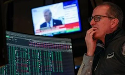 Mọi ánh mắt dồn về loạt biến số có thể khiến thị trường chao đảo: Hormuz nghẽn mạch, việc làm Mỹ thành chìa khóa xoay chiều