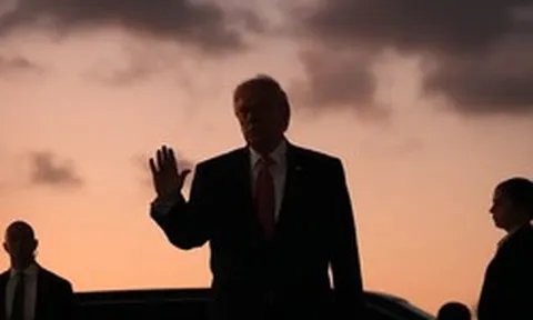 Tổng thống Donald Trump nói về chuyện lấy dầu Iran