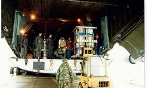 WSJ: Ông Trump cân nhắc chiến dịch quân sự nhằm thu giữ uranium của Iran