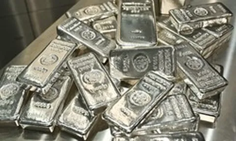 Giá bạc đang bước vào "giai đoạn nhạy cảm", chờ tín hiệu rõ ràng từ dữ liệu sắp công bố