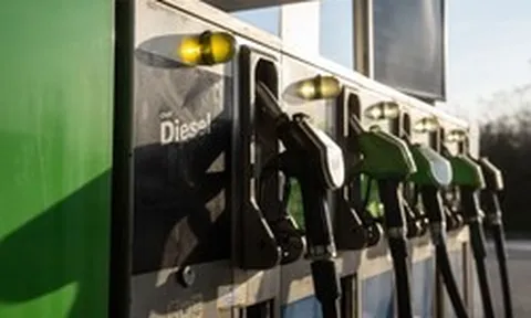 Đang trên đường tới châu Âu, loạt tàu chở 1,2 triệu thùng dầu đột ngột chuyển hướng giữa biển: 'Lục địa già' chuẩn bị đón tin xấu