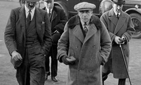 Tỷ phú giàu thứ 3 thế giới rơi thẳng từ máy bay xuống biển mà không một ai biết