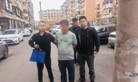 Chặn shipper giữa đường, thu giữ 4 cây vàng và hơn 153 triệu đồng giấu trong nồi cơm điện