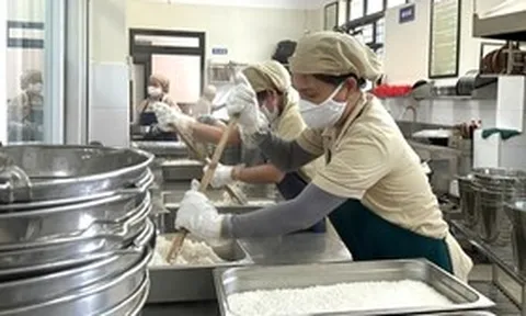 Đà Nẵng: Trường học tăng cường “gác cổng”, giữ an toàn bữa ăn học đường