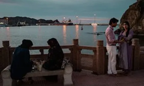 NYT: Iran lên kế hoạch mới với eo biển Hormuz, một nước vùng Vịnh thân cận nhất với Tehran được hưởng lợi