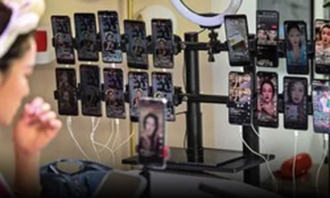 Góc khuất nghề livestream: Ngồi trước màn hình 10 tiếng liên tục đến mức khó thở, buồn nôn, nhiều người đã muốn bỏ nghề