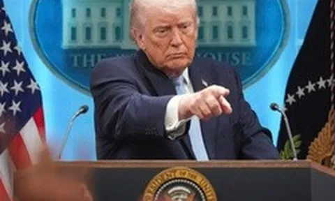 Mỹ tuyên bố thắng lợi, Iran và Oman tính thu phí qua Hormuz trong lúc ngừng bắn