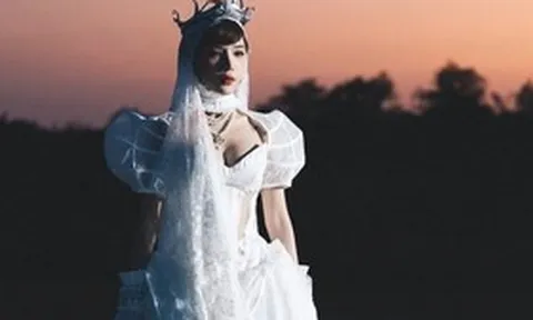 "Mỹ nhân có vòng eo ảo nhất Vbiz" bầm dập, trầy trụa gây xôn xao