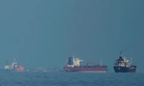 Hé lộ số tiền Iran muốn thu cho mỗi thùng dầu đi qua Hormuz