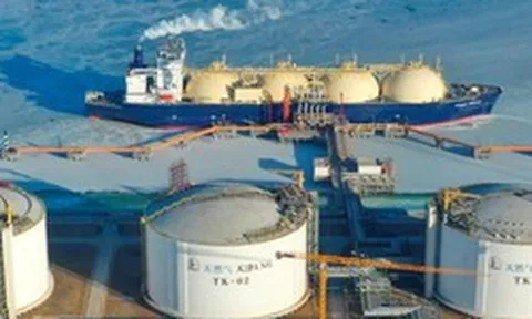 Giữa lúc cả thế giới 'khát' năng lượng, Nga đang chào bán LNG với giá thấp hơn 40% bình thường cho nền kinh tế 43 nghìn tỷ USD