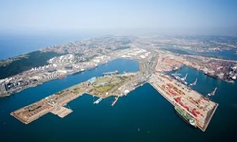 Được Iran đề xuất cùng chia phí ‘thông hành’ 2 triệu USD qua eo biển Hormuz, nước láng giềng của Tehran nói gì?