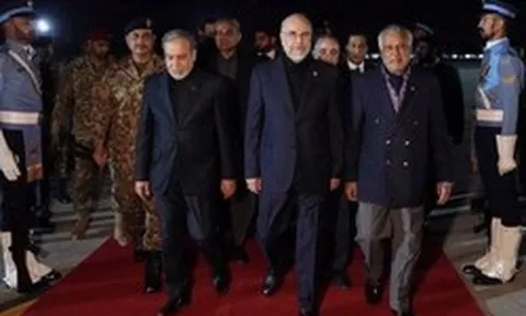 Phái đoàn Iran tới Islamabad, giữ lập trường cứng rắn trước thềm đàm phán