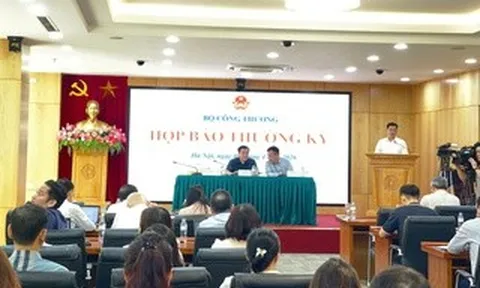 Bộ Công Thương nêu lý do vì sao điều hành giá xăng dầu vào nửa đêm?