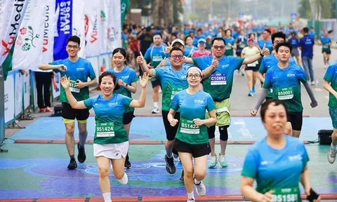 Hơn 10.000 VĐV hào hứng tham gia Tay Ho Half Marathon 2026