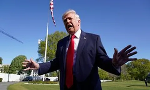 CNBC: Có tin sắp chuyển giao vũ khí cho Iran, ông Trump dọa áp mức thuế "gây choáng váng" với Trung Quốc