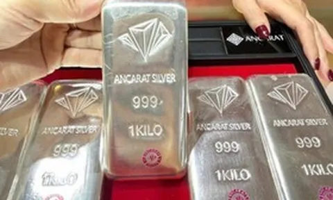 Giá bạc hôm nay (14/4): Giá bạc trong nước và thế giới tăng phi mã