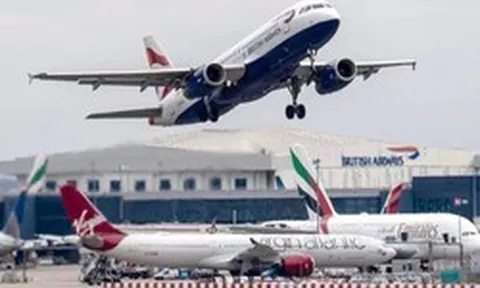 Hàng trăm chuyến bay sắp bị hủy, 14 triệu lao động rủi ro mất việc làm: Chuyện gì đang xảy ra với ngành hàng không châu Âu?