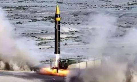 Iran tố Mỹ vi phạm thoả thuận ngừng bắn, dọa 'đóng băng' tuyến hàng hải chiến lược vùng Vịnh