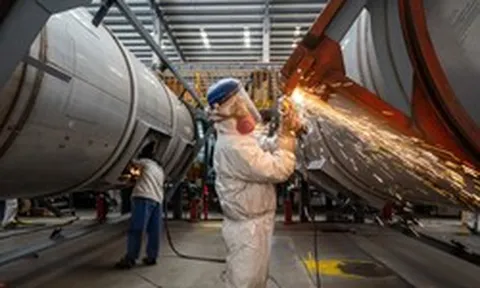 GDP nền kinh tế lớn thứ 2 thế giới tăng vượt dự báo, trên đà đạt mục tiêu năm giữa ‘bão’ năng lượng