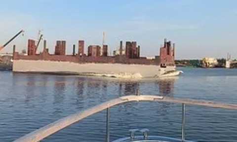 Nga tăng cường thêm "pháo đài nổi" trên biển, bàn giao nhiệm vụ quan trọng liên quan đến dầu mỏ