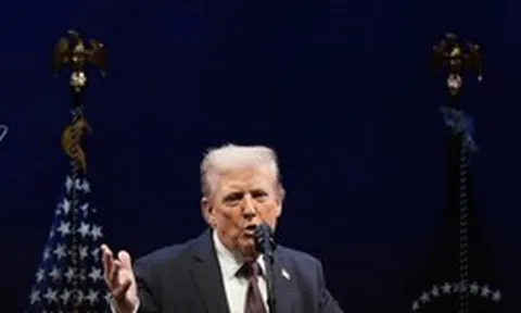 Iran sẵn sàng phản đòn sau khi ông Donald Trump gia hạn ngừng bắn