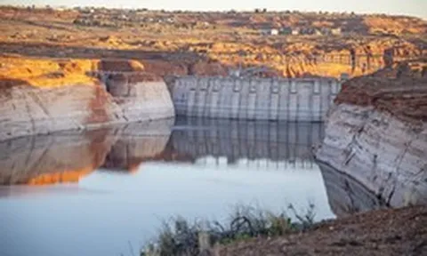 Thiếu điện, Mỹ xả lượng nước tương đương 50.000 bồn cầu cùng lúc để giải cứu 350.000 hộ gia đình