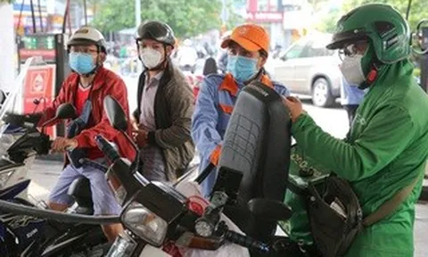 Giá xăng dầu tiếp tục giảm, dầu diesel giảm 1.159 đồng/lít
