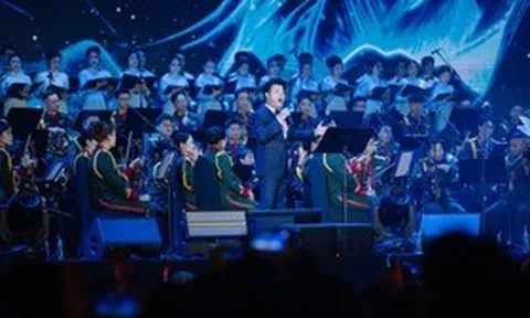 Giao hưởng Non Sông bùng nổ cảm xúc, đưa khán giả đi qua hành trình lịch sử đến hiện đại đầy tự hào