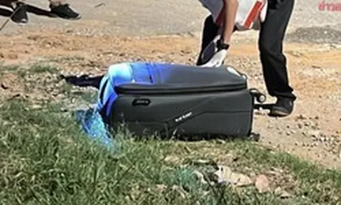 Phát hiện chiếc vali lạ trước cổng trường học, cảnh sát lập tức mở ra: Ai nấy kinh ngạc với thứ bên trong