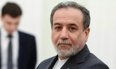 Iran sẵn sàng mở lại eo biển Hormuz nếu Mỹ dỡ phong tỏa