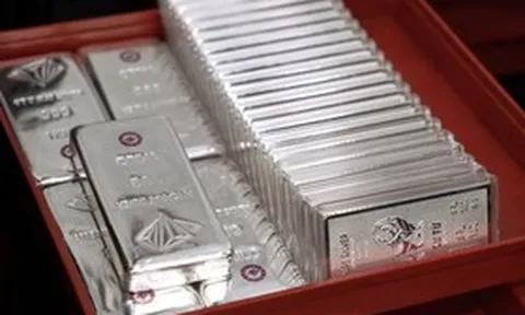 Giá bạc hôm nay (29/4): Bạc trong nước giảm sâu, thế giới phục hồi nhẹ