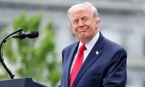 Tổng thống Trump: Hồ sơ UFO ‘rất thú vị’ sẽ sớm được công bố