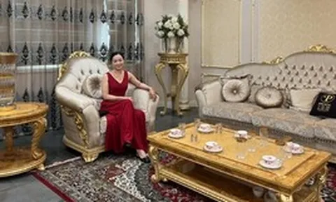 Nữ NSƯT 53 tuổi vẫn trẻ đẹp, sống trong nhà phố 5 tầng ở Hà Nội, góc nào cũng lung linh như cung điện