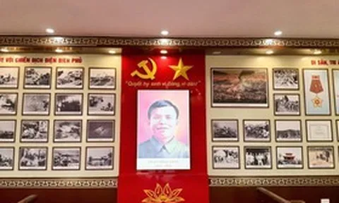 Thăm nhà tưởng niệm người anh hùng “lấy thân mình lấp lỗ châu mai”