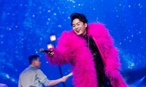 Sau khi tham quan đại dự án của ông Trịnh Văn Quyết, Tùng Dương bất ngờ chốt mua 2 căn hộ sang chảnh giá vài chục tỷ/căn của Tân Hoàng Minh