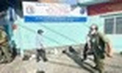 Buôn bán tràn lan trước cổng bệnh viện, nhiều trường hợp bị xử phạt