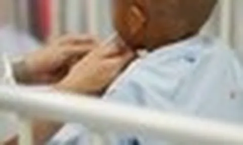 Thông tin mới vụ bé 2 tuổi bị bạo hành ở TP.HCM: Bà nội, bà ngoại và dì đều từ chối nhận nuôi, mẹ ruột của bé đang mang thai