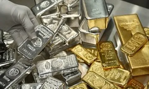 Giá bạc vượt ngưỡng quan trọng: Vì sao kim loại này đang hấp dẫn hơn "người anh cả" vàng?