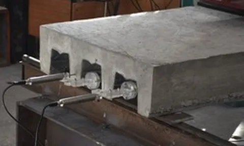 Phát minh làm rung chuyển ngành xây dựng: Dùng gạch vụn làm sàn bê tông cho công trình mới, không tốn thêm cát, bền hơn vật liệu thông thường