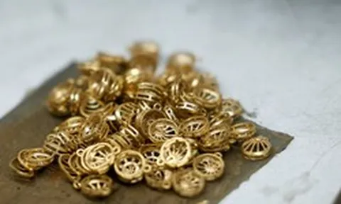 Quốc gia châu Á bất ngờ kêu gọi dừng mua vàng: 1,4 tỷ dân đứng ngồi không yên