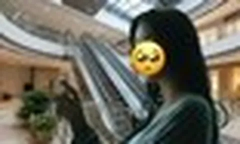 Đáng sợ: Nữ ca sĩ ai cũng biết mặt vừa ngã lao từ thang cuốn xuống, phải cấp cứu khẩn cấp