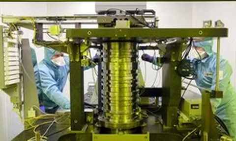 Mất 4 năm và 7,5 tỷ ruble, Nga vừa ra lò máy quang khắc chip đầu tiên giữa vòng vây cấm vận