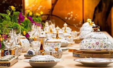 "Bảo tướng vận thái" - Bộ bát đĩa sứ giá 76 triệu đồng đặc biệt dùng trong quốc yến thiết đãi ông Trump