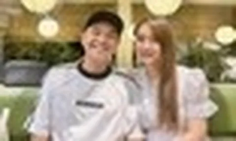 Nam ca sĩ lấy mẹ đơn thân hơn 8 tuổi có 2 con riêng: "Ở ngoài đó để anh ráng, chỉ cần em ở nhà"