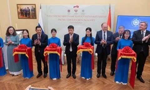 Trao tặng “Tủ sách Việt Nam” tại Nga, lan toả tri thức và văn hoá Việt