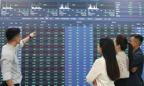 Chứng khoán rung lắc mạnh, VN-Index đối mặt nguy cơ lùi về mốc 1.800 điểm