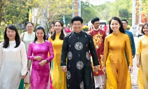Không chỉ là trang phục, áo dài được Huế định vị như một di sản sống