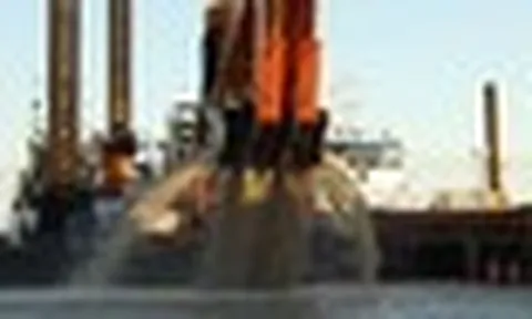 89 khối bê tông khổng lồ nặng 73.500 tấn chìm xuống nước, dự án hơn 200.000 tỷ đồng lập kỷ lục mới